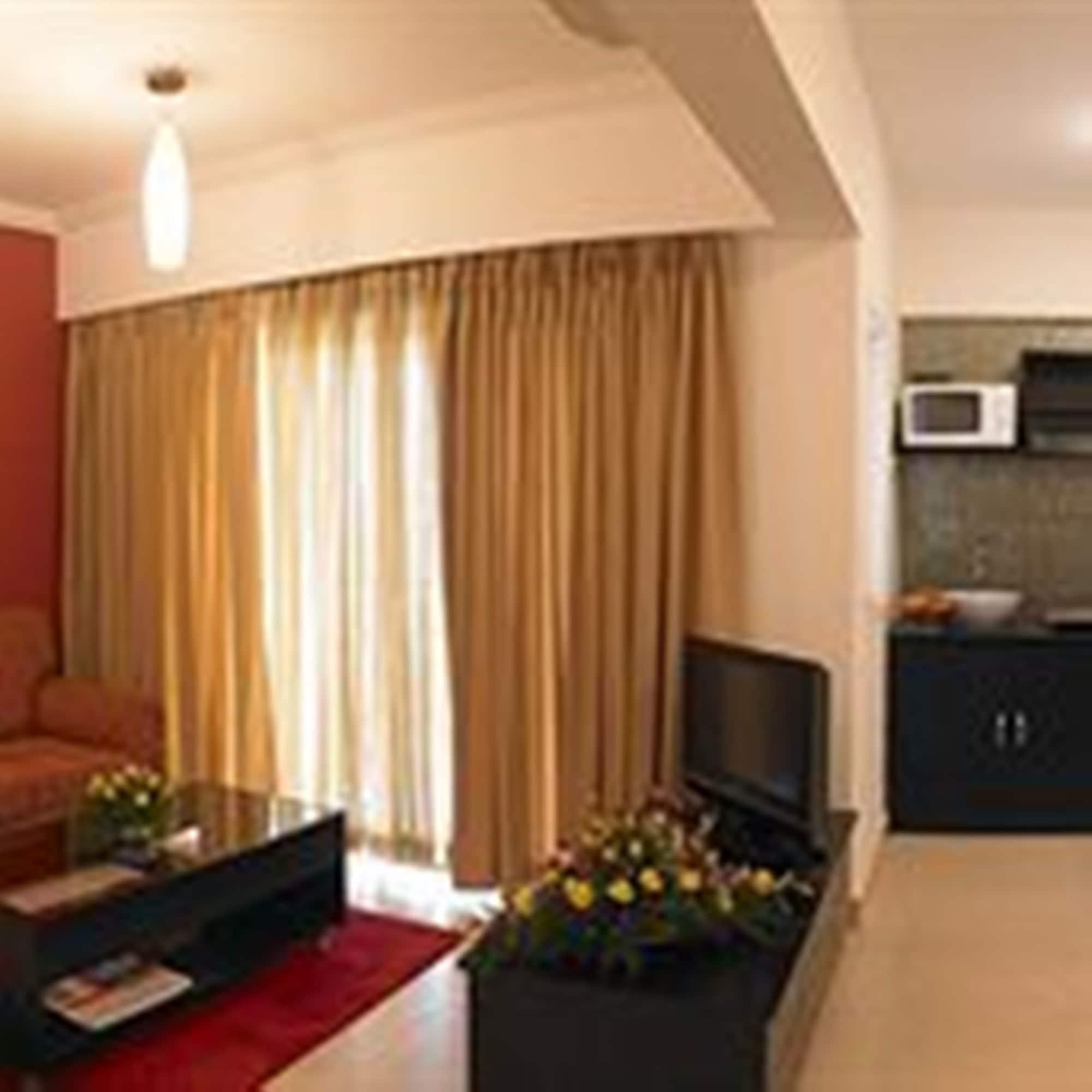Royal Orchid Golden Suites Pune Exterior foto