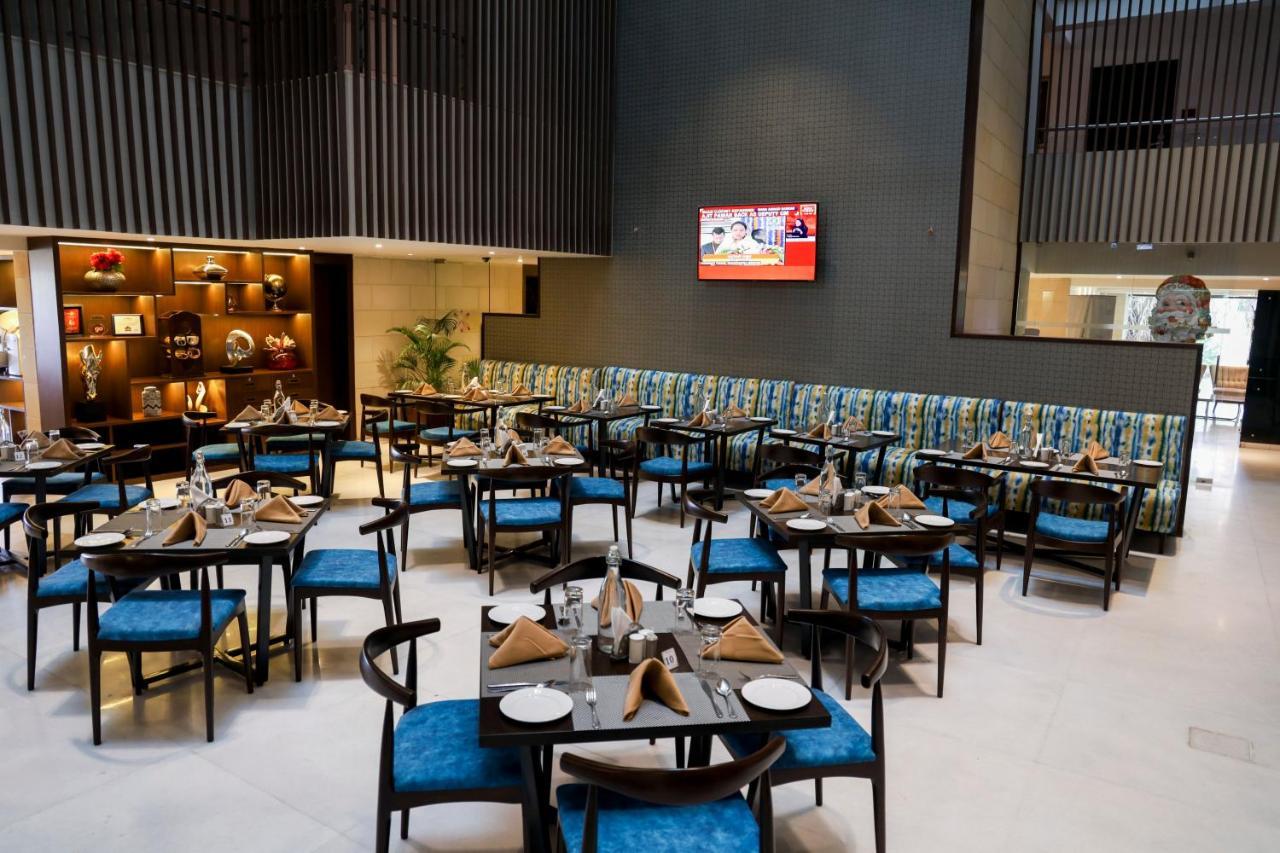Royal Orchid Golden Suites Pune Exterior foto