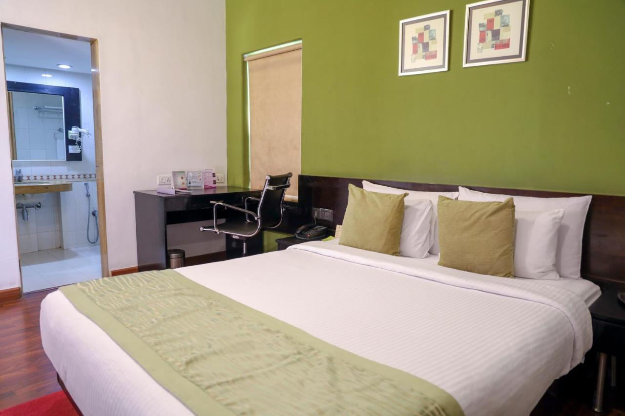 Royal Orchid Golden Suites Pune Exterior foto