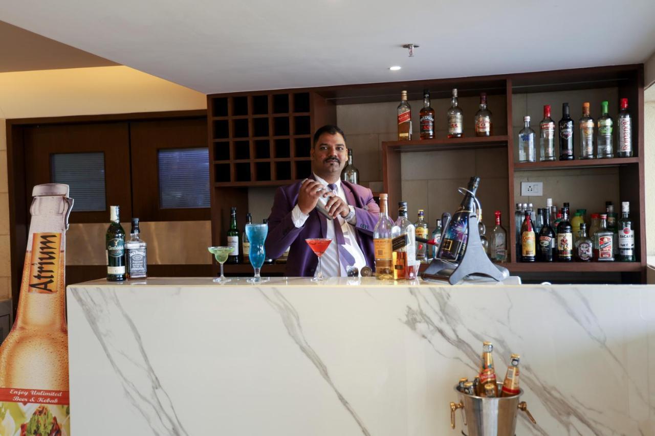 Royal Orchid Golden Suites Pune Exterior foto