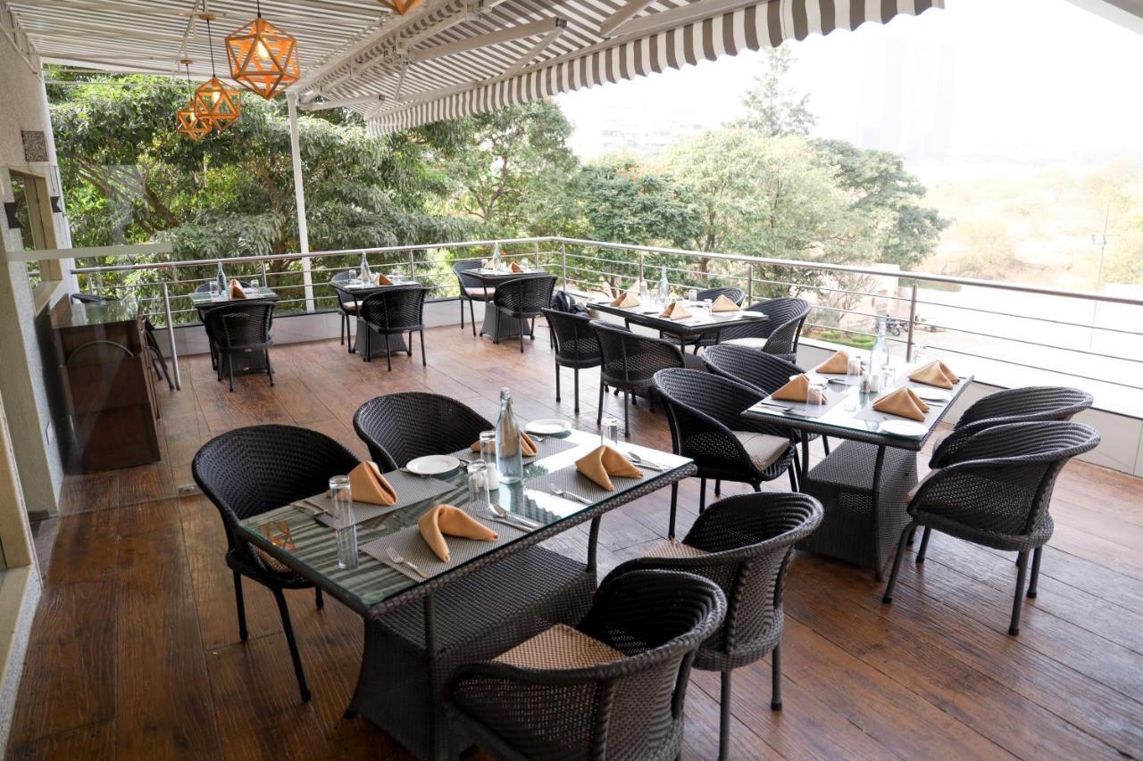 Royal Orchid Golden Suites Pune Exterior foto